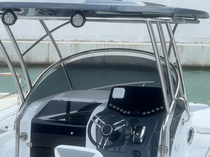 Parabrezza nautico 44